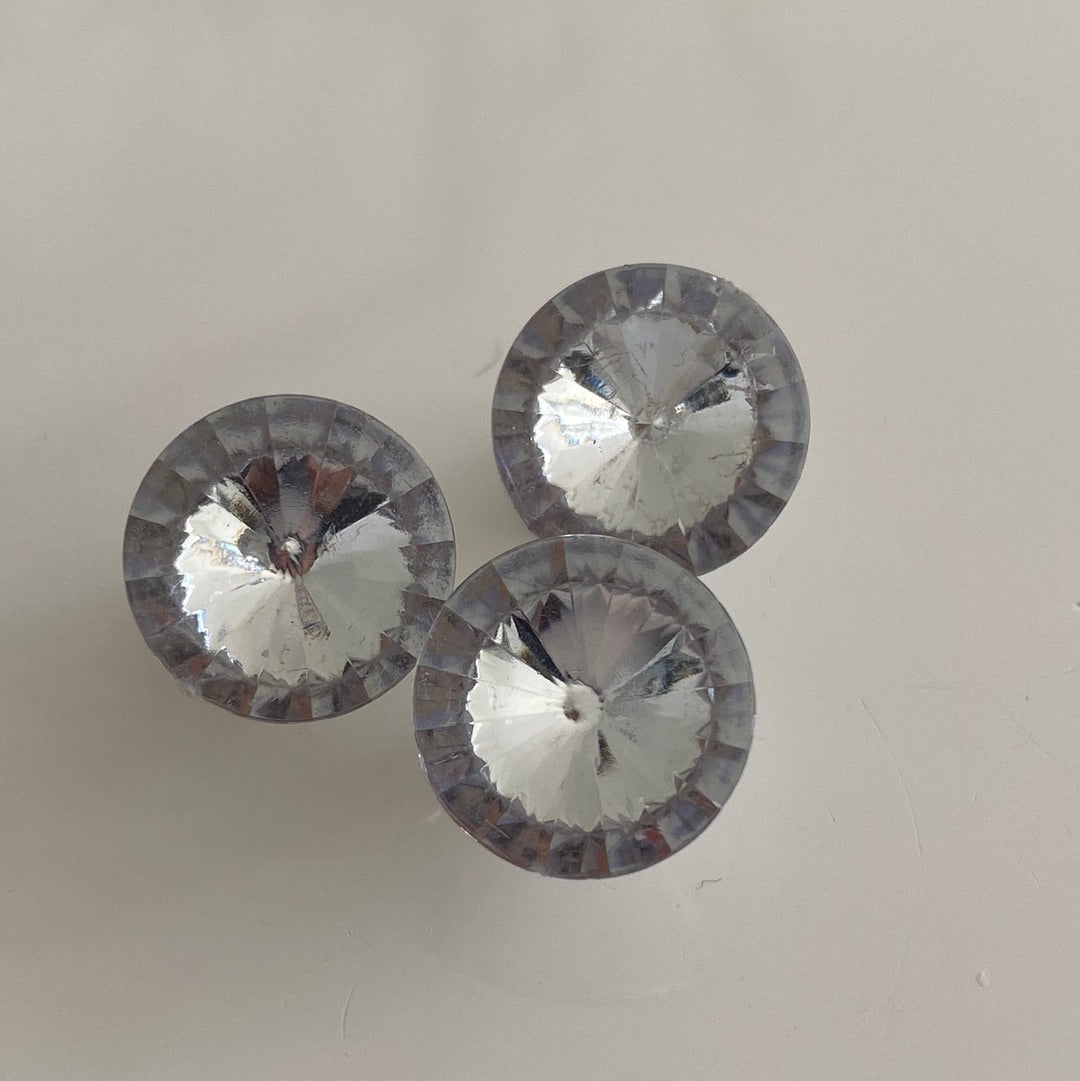 Faux Round Cut Diamond