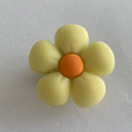 Daisy - Pale Yellow