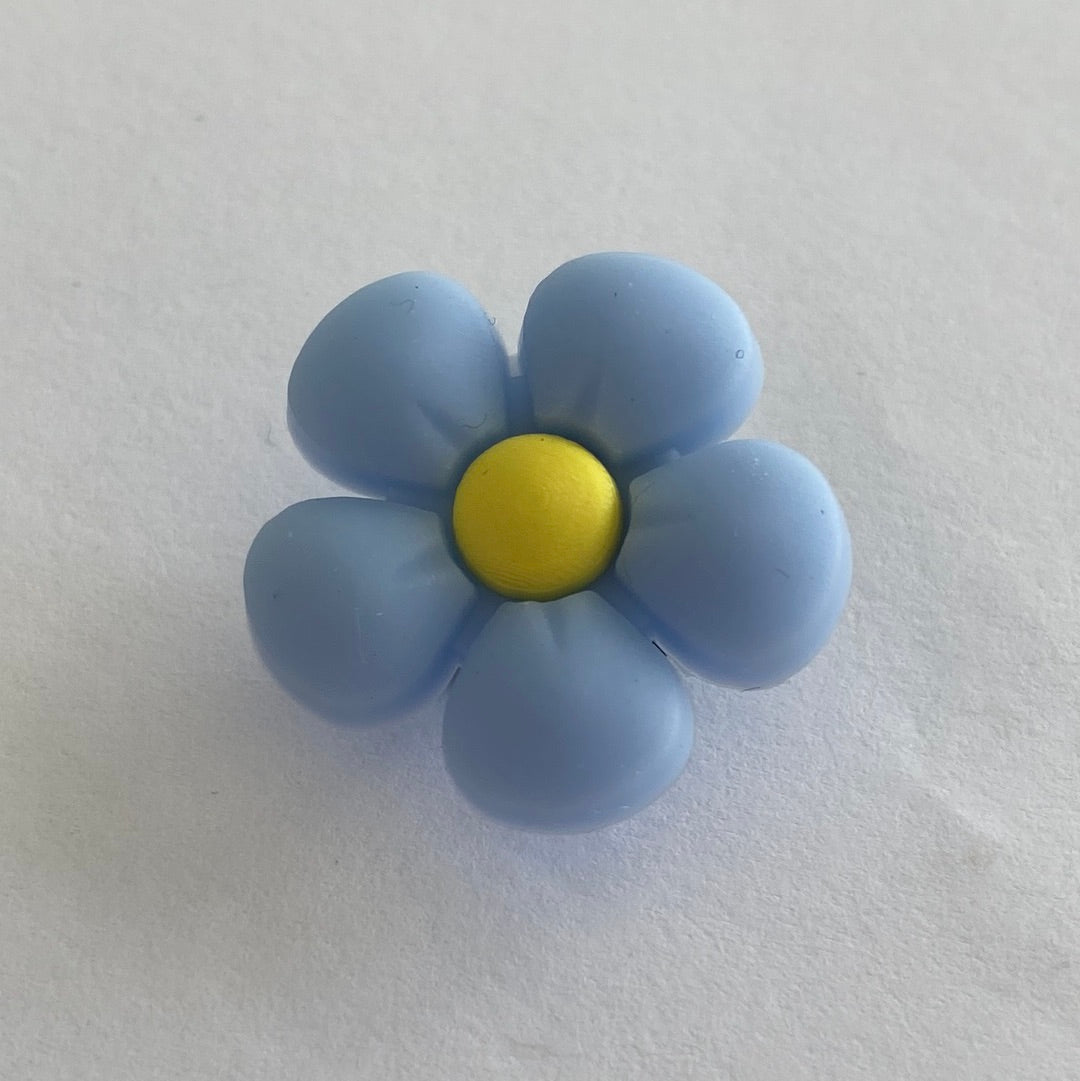 Daisy - Pale Blue